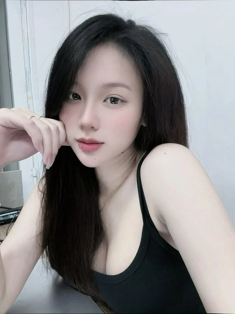Kieu Nguyen profile in Orchard, Singapore — photo 1